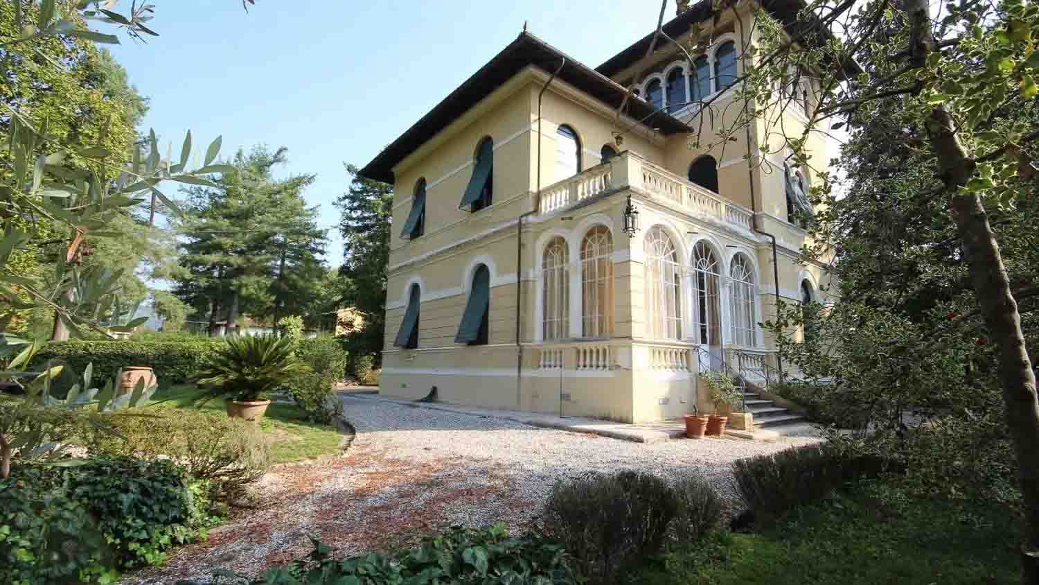 Villa Liberty con Giardino a Lucca, Toscana