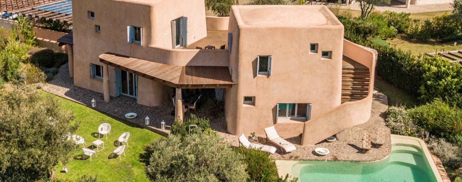 Villa design a Pula nel cuore della Sardegna
