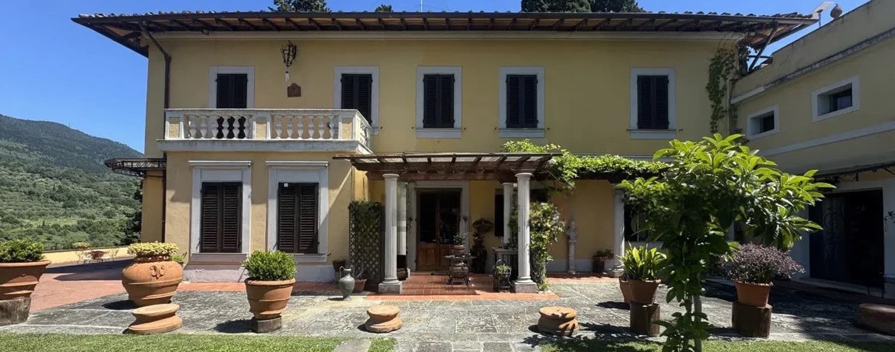 Villa prestigiosa con piscina sulla collina di Firenze