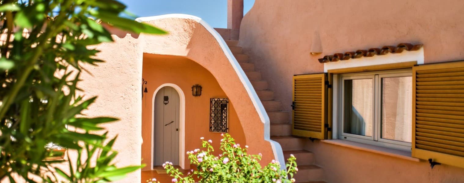 Villa esclusiva a Punta Sardegna, Sardegna