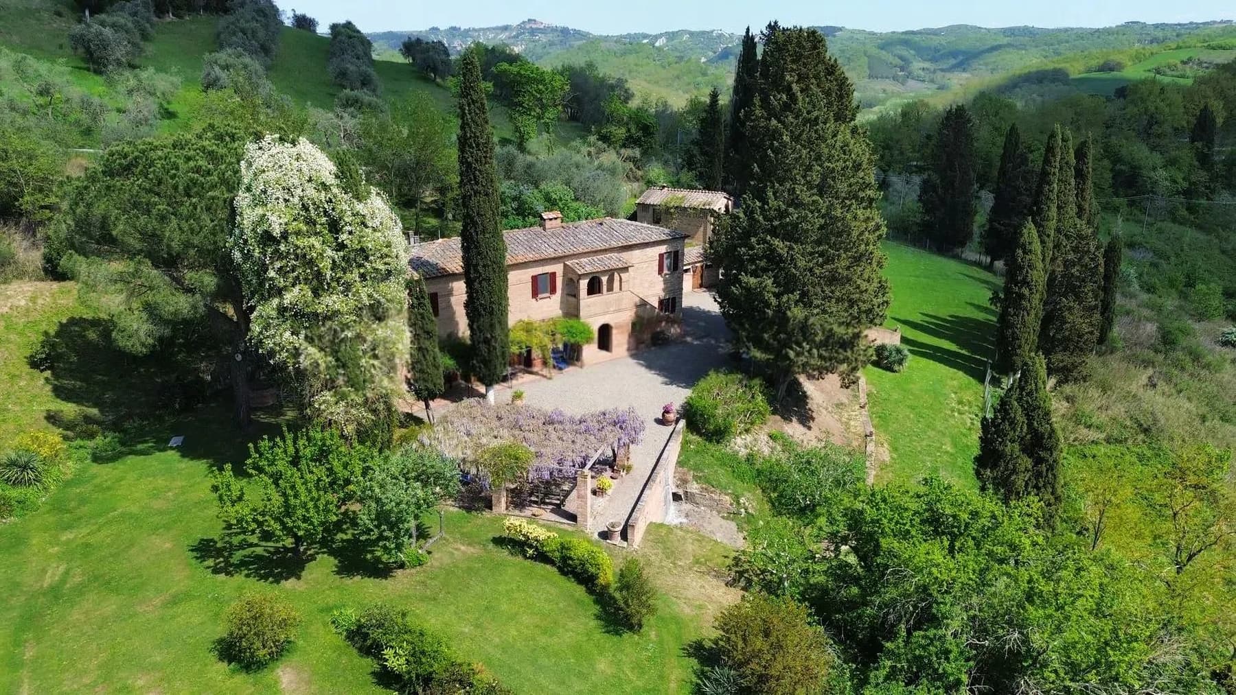 Villa elegante nelle Crete Senesi, Toscana