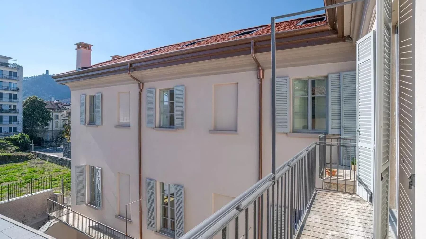 Apartment Overlooking Lake Como, Lombardia