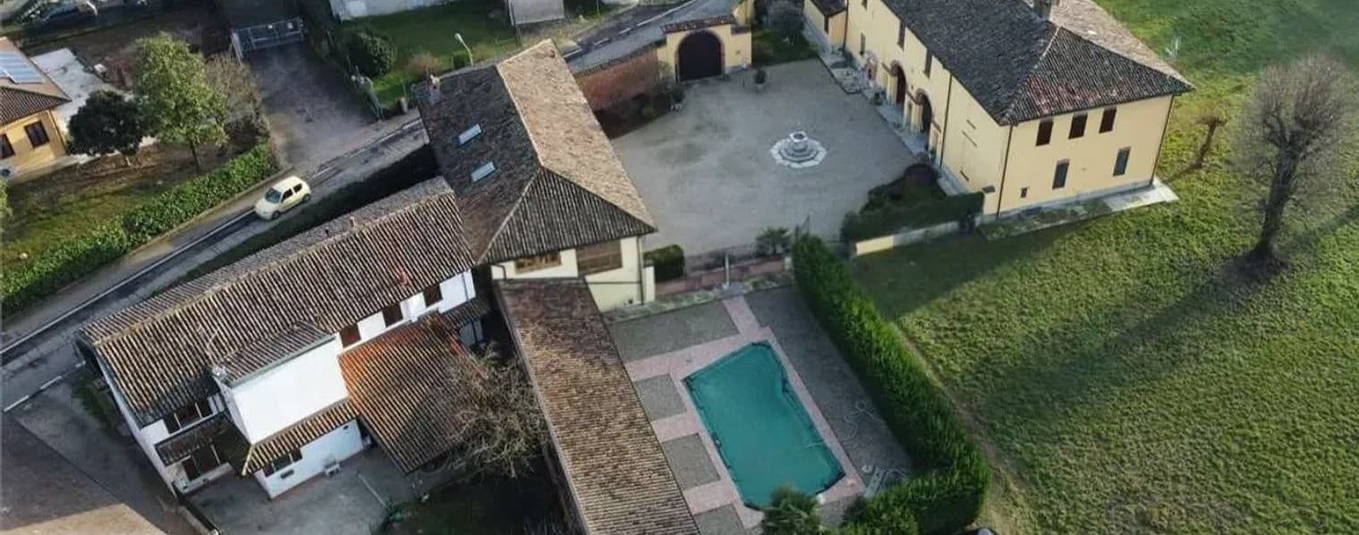 Villa storica con piscina a Castel Lambro