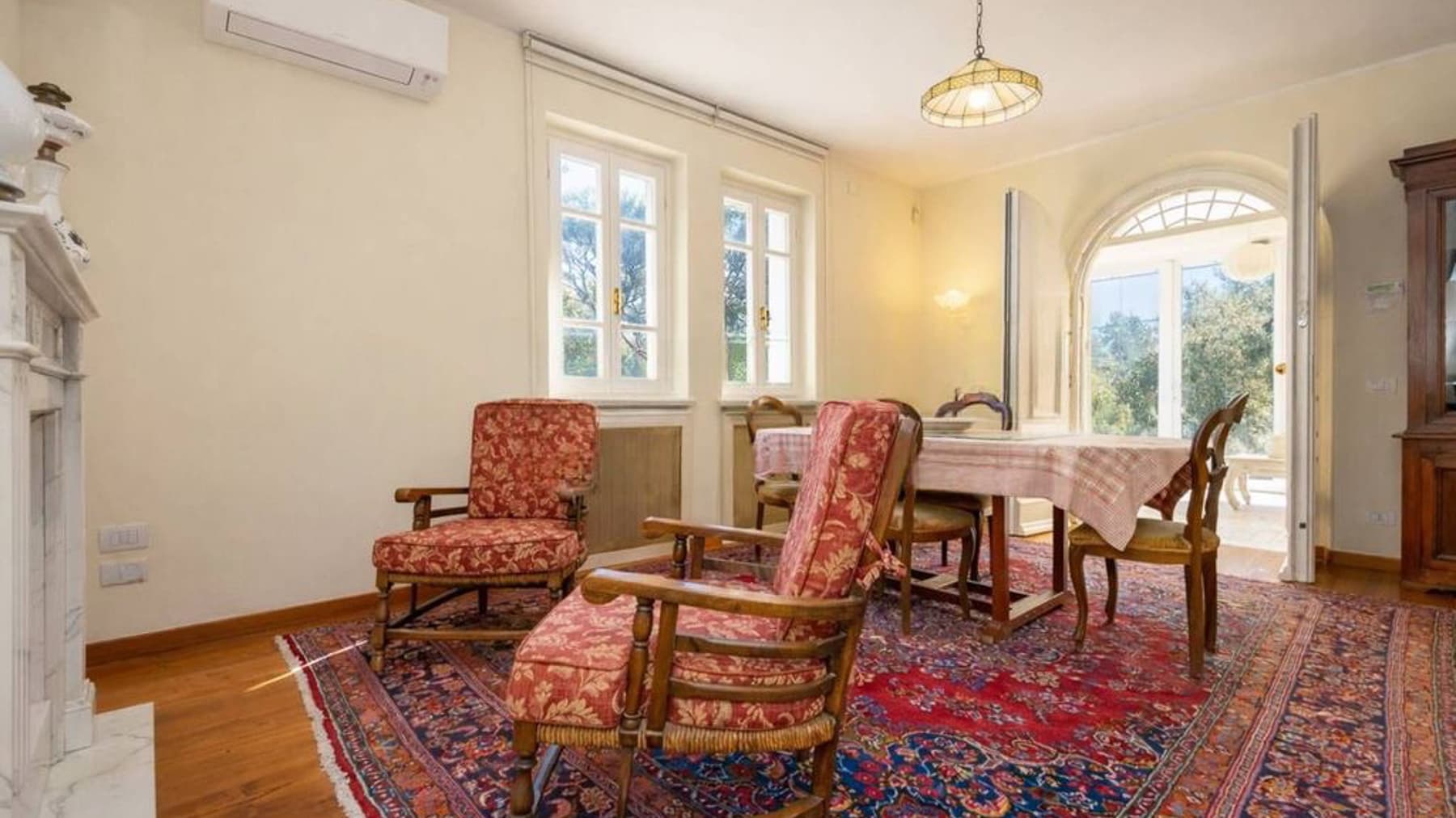 Villa panoramica con piscina in Versilia, Camaiore