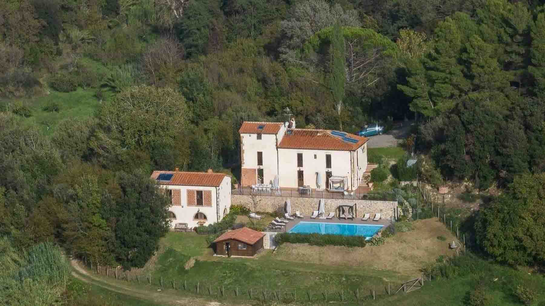 Casale panoramico in Toscana, colline di Palaia