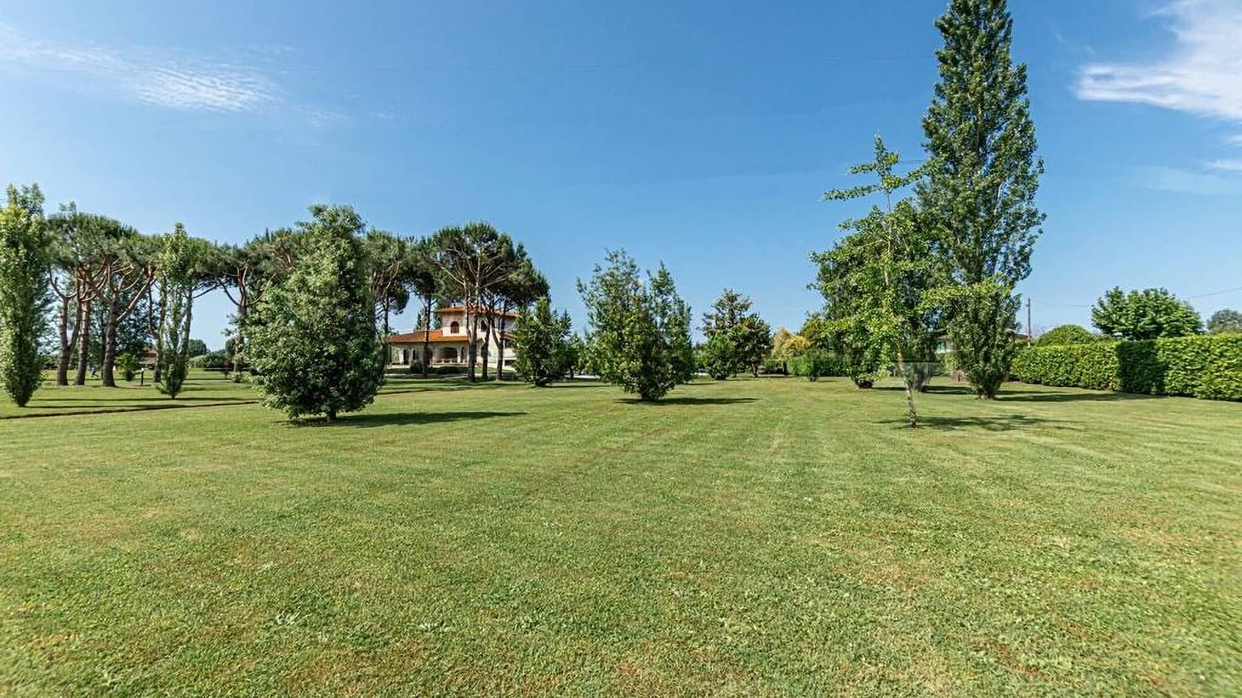 Villa con Piscina e Parco a Pietrasanta, Versilia