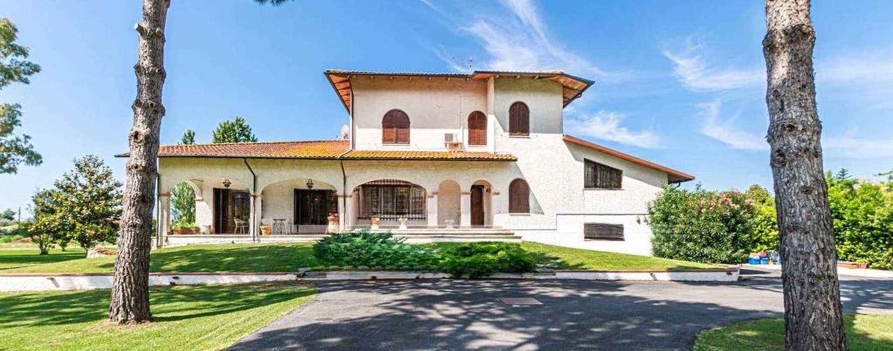 Villa con Piscina e Parco a Pietrasanta, Versilia