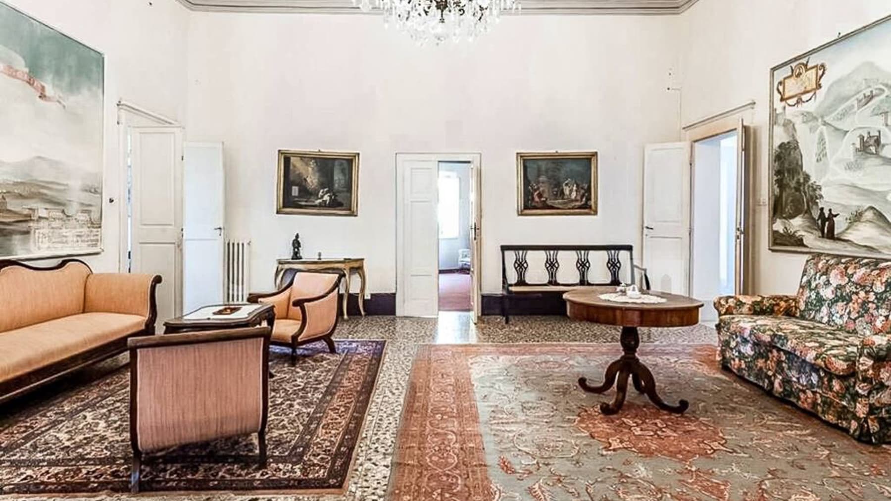 Villa cinquecentesca con piscina a Crespina Lorenzana