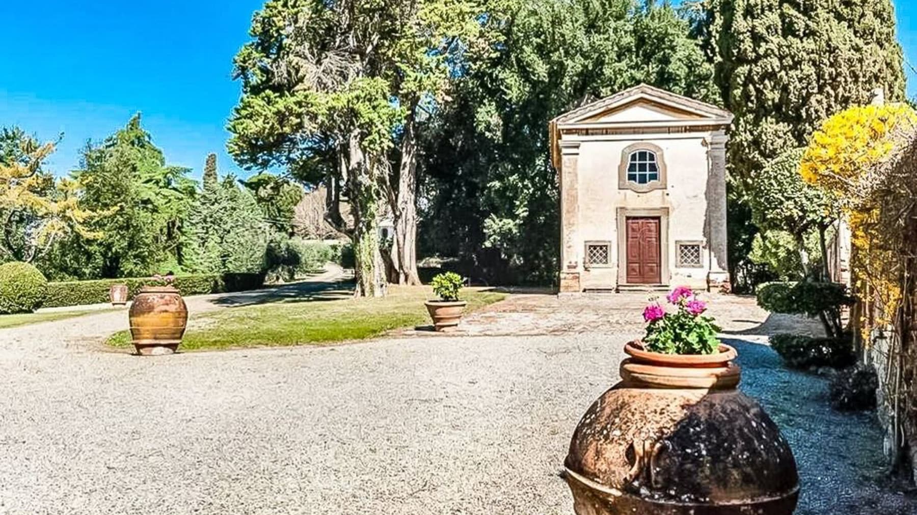 Villa cinquecentesca con piscina a Crespina Lorenzana