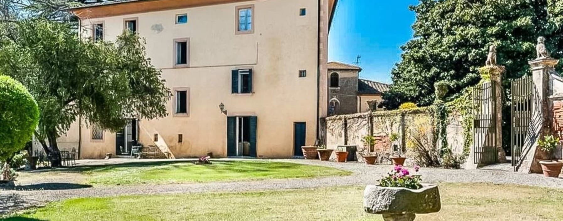 Villa cinquecentesca con piscina a Crespina Lorenzana