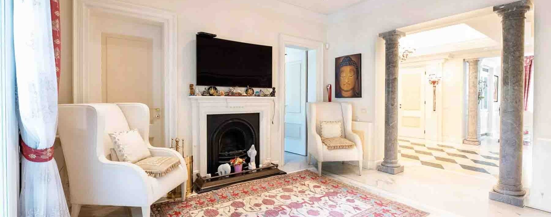 Elegant Renovated Villa with Private Garden Lido di Venezia