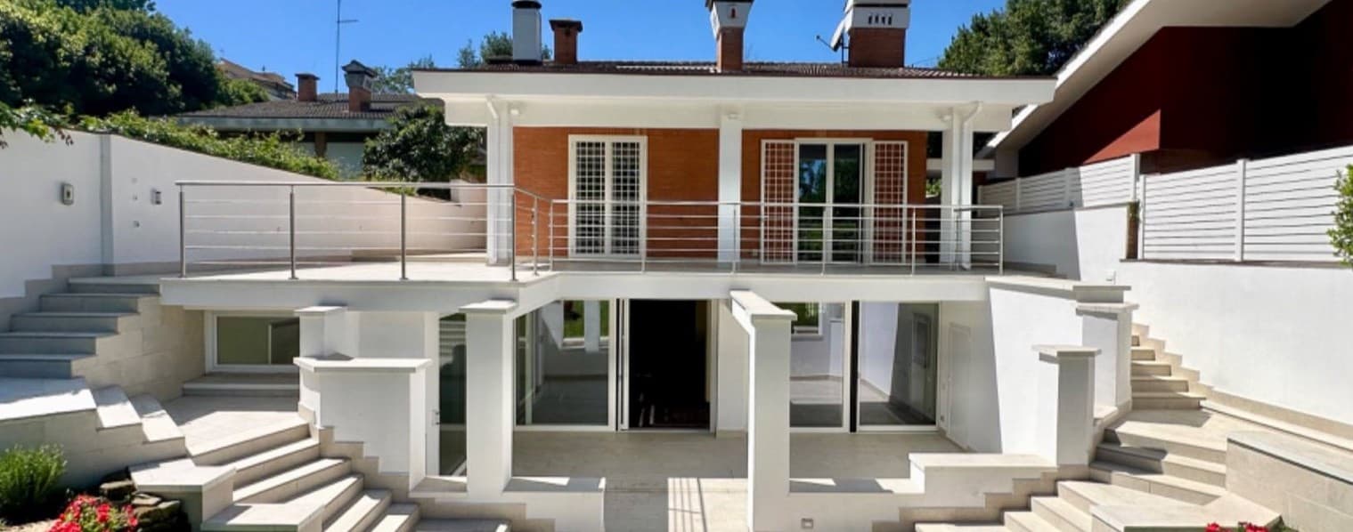 Prestigious Detached Villa in Rome, Lazio