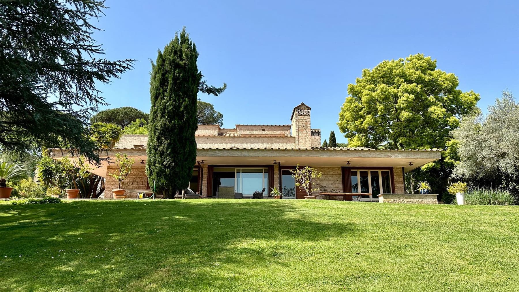 Villa esclusiva nell'Olgiata, Roma: privacy e panorama