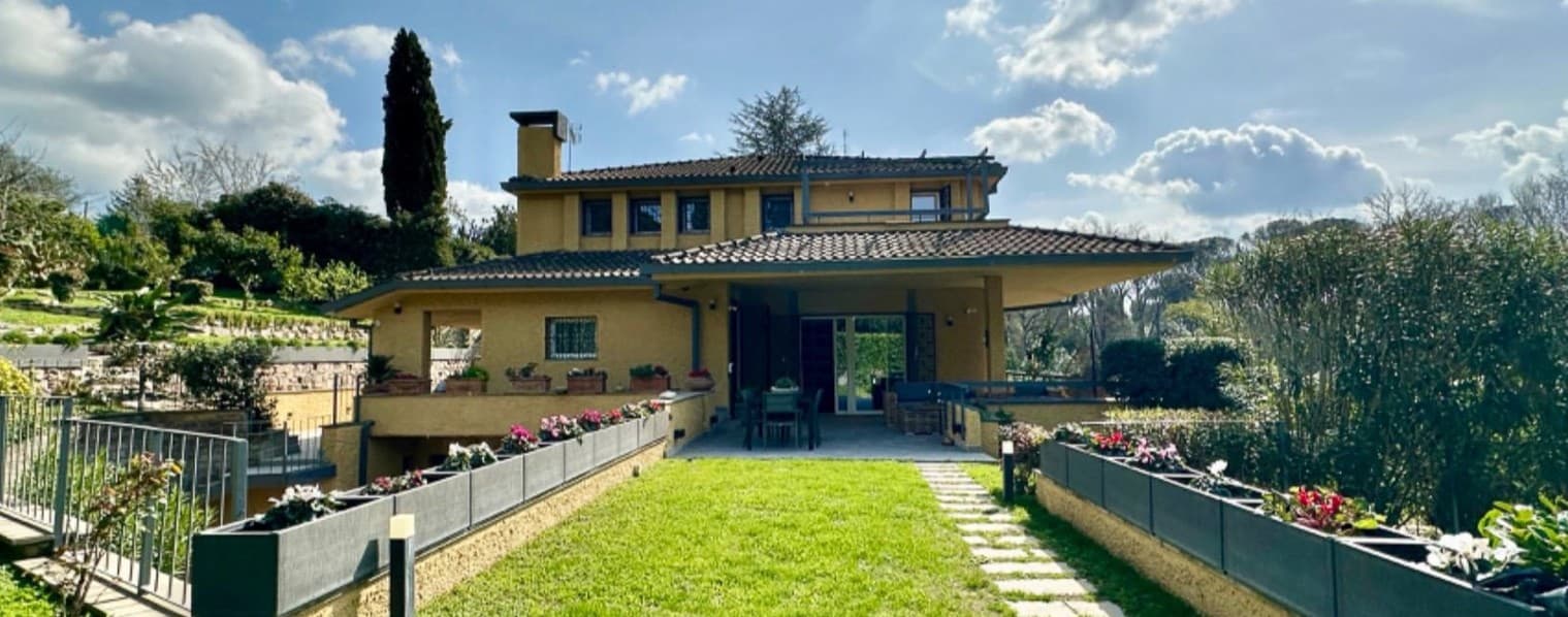 Renovated Villa in Prestigious Rome, Lazio Area