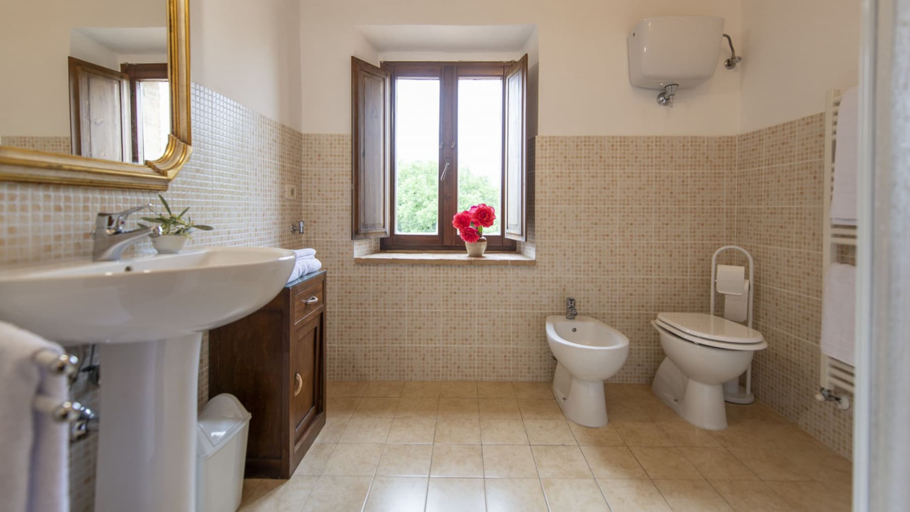 Rustic Country House in Tuscany's Val d'Orcia