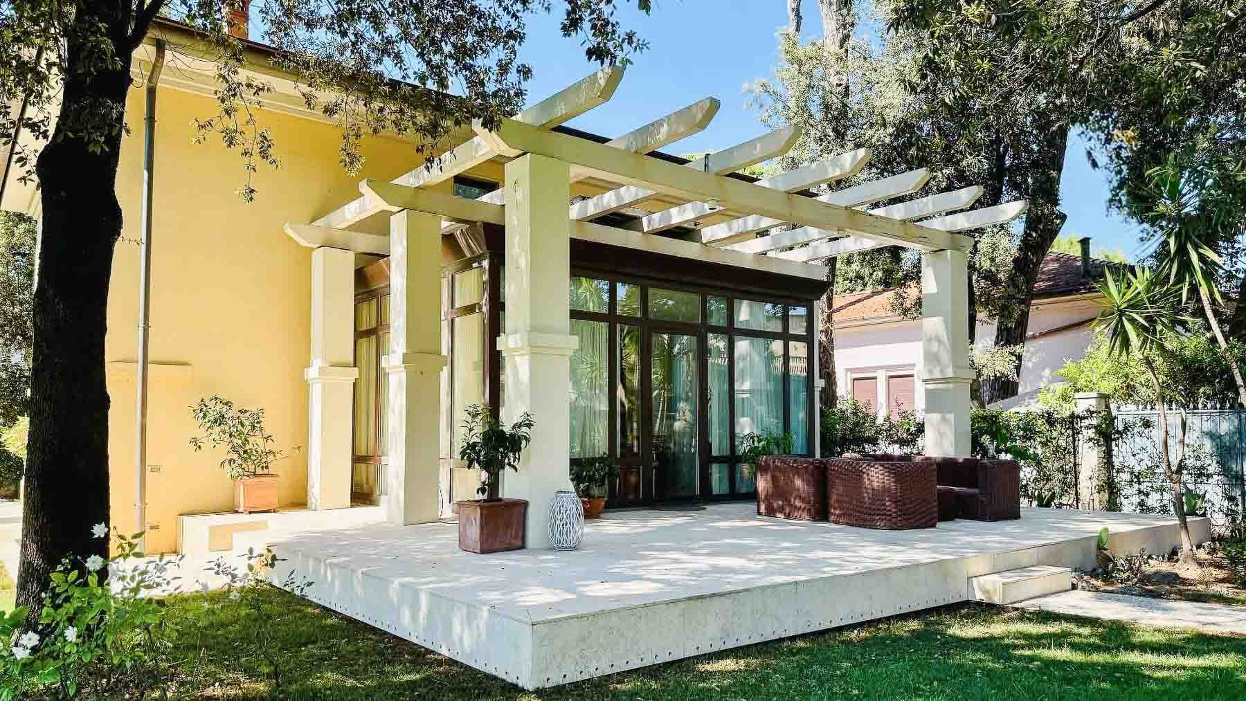 Villa Belle Époque a Camaiore, Versilia, eleganza Liberty