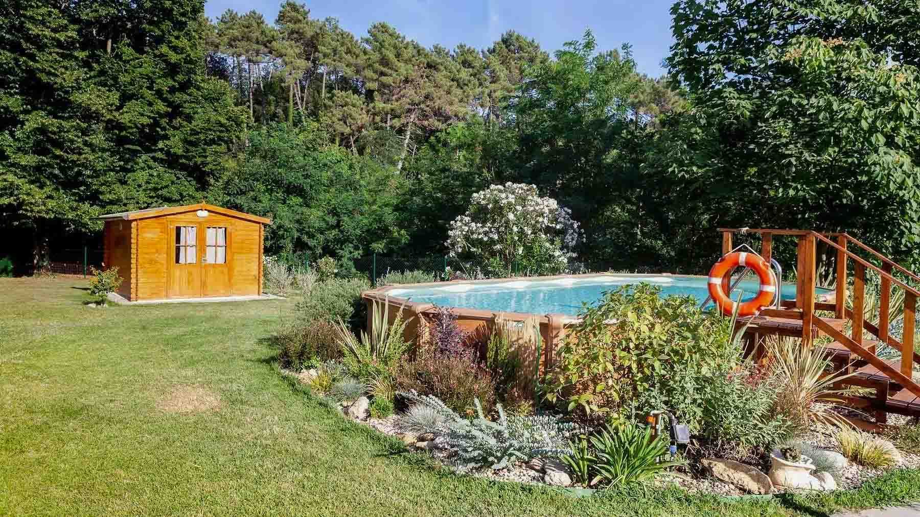 Villa con piscina a Camaiore, tra le colline toscane