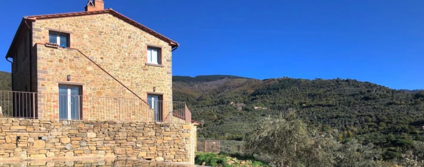 Villa moderna con piscina e uliveto a Cortona, Toscana