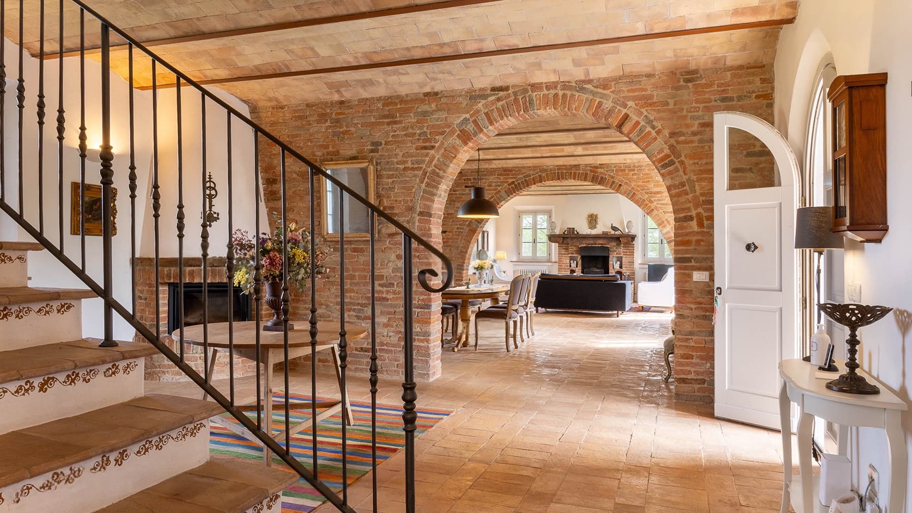 Casale panoramico in Umbria, vicino al Lago Trasimeno