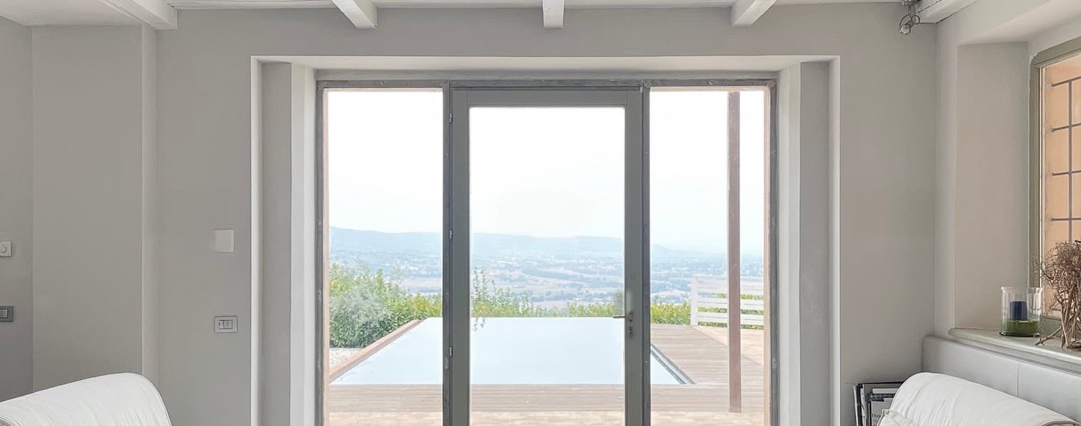 Villa esclusiva a Trevi, 560 mq con piscina e vista