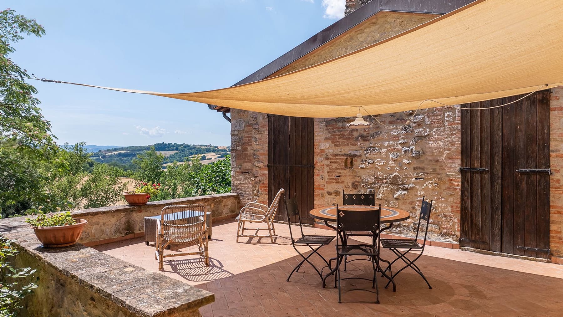 Casale ristrutturato con piscina e uliveto a Todi, Umbria