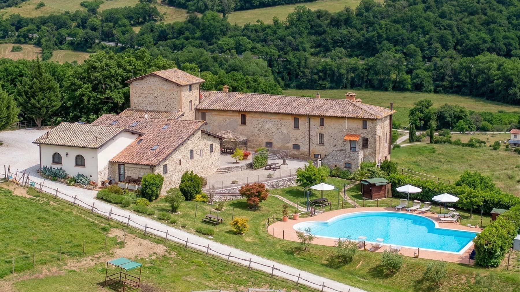Casale con piscina nelle colline di Umbertide, Umbria
