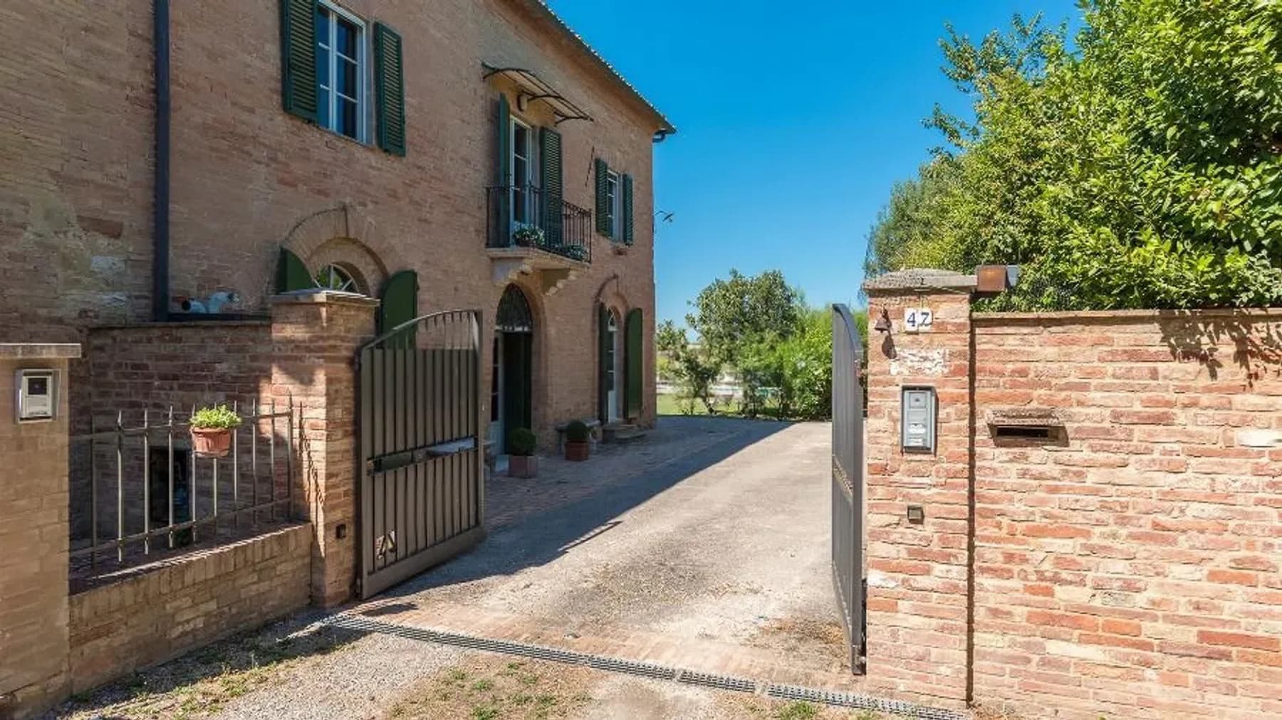 Rustic Country House in Charming Tuscany, Siena