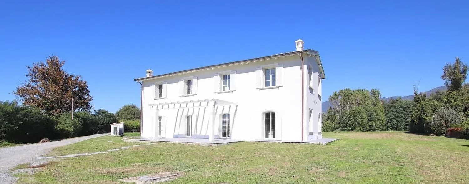 Villa moderna in bioedilizia a Capannori, Toscana