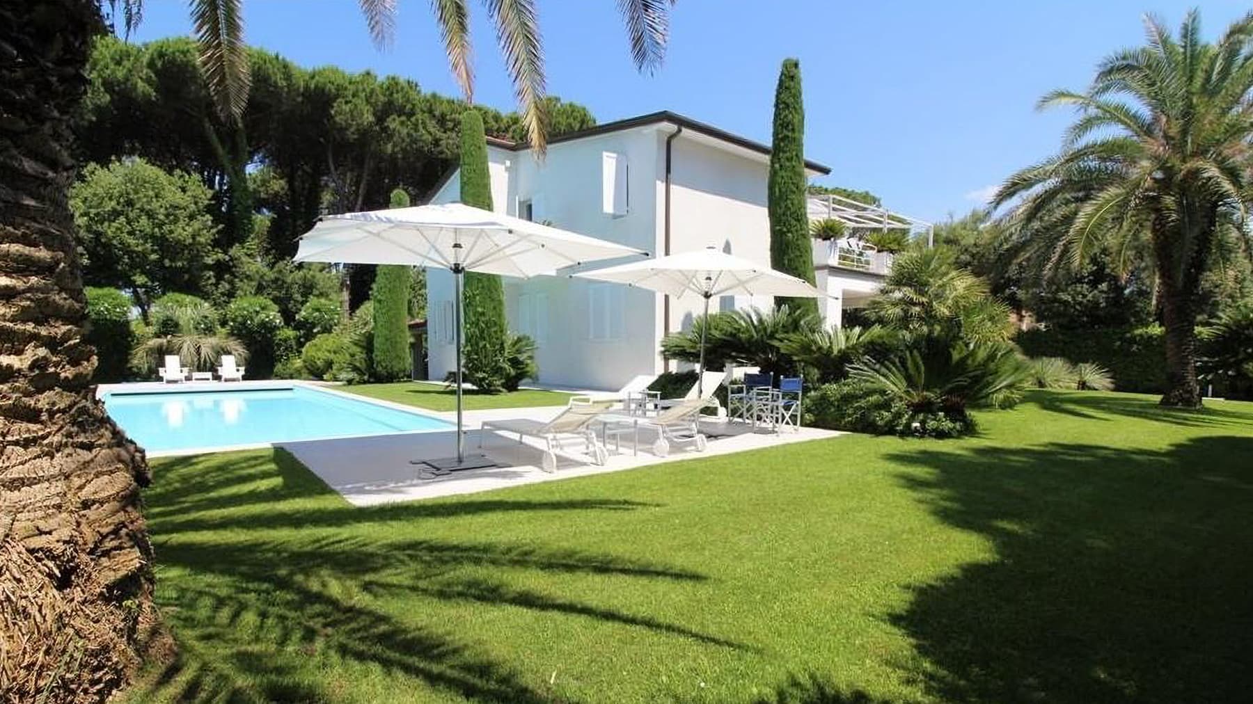 Elegant Villa in Forte dei Marmi, Tuscany