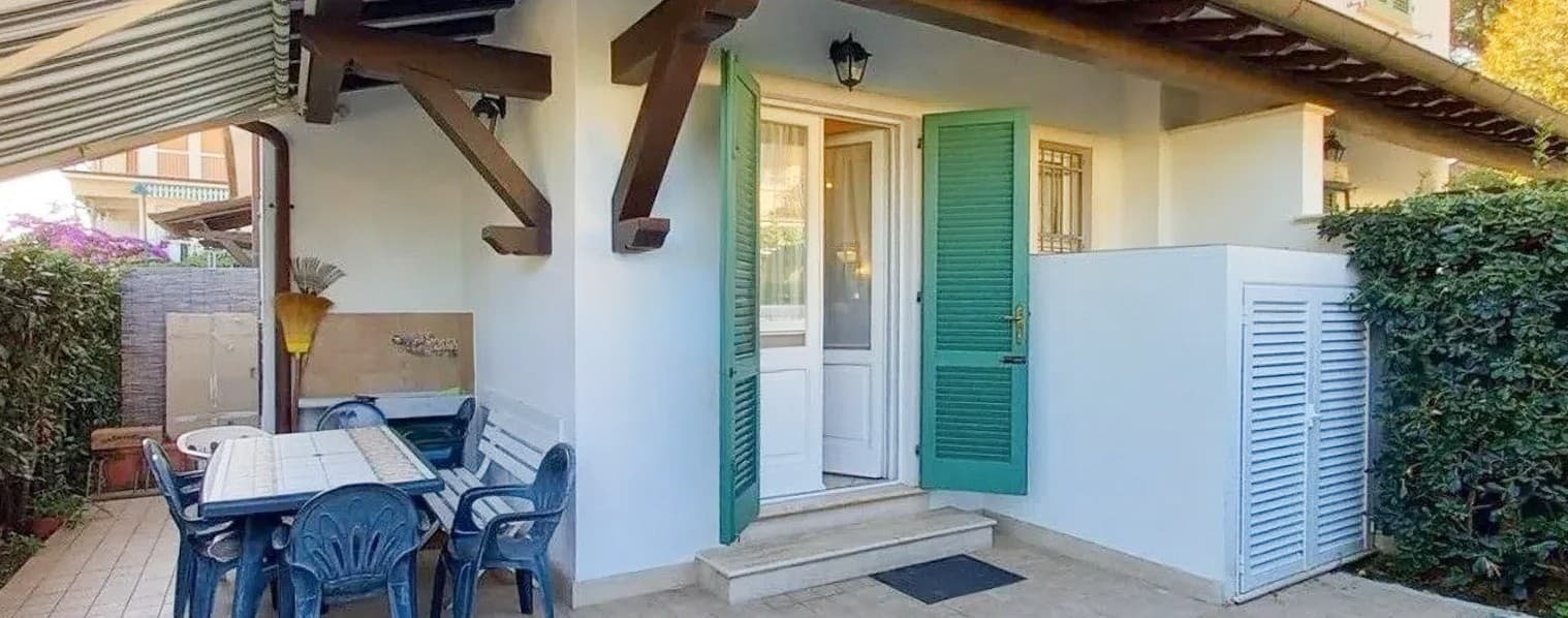 Villa indipendente a Forte dei Marmi, vicina al mare