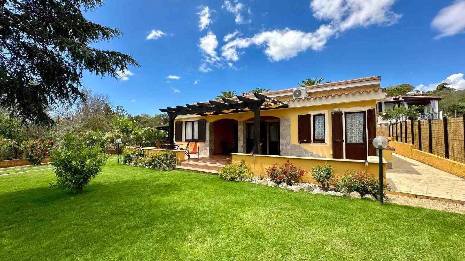 Villa elegante a Cagliari, Sardegna, vicino al mare