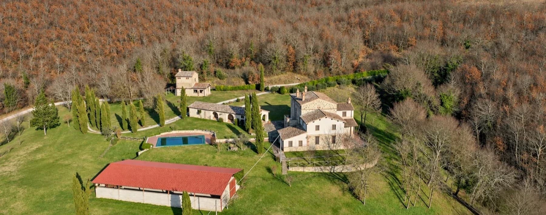 Casale storico di 450 mq con piscina a Perugia, Umbria