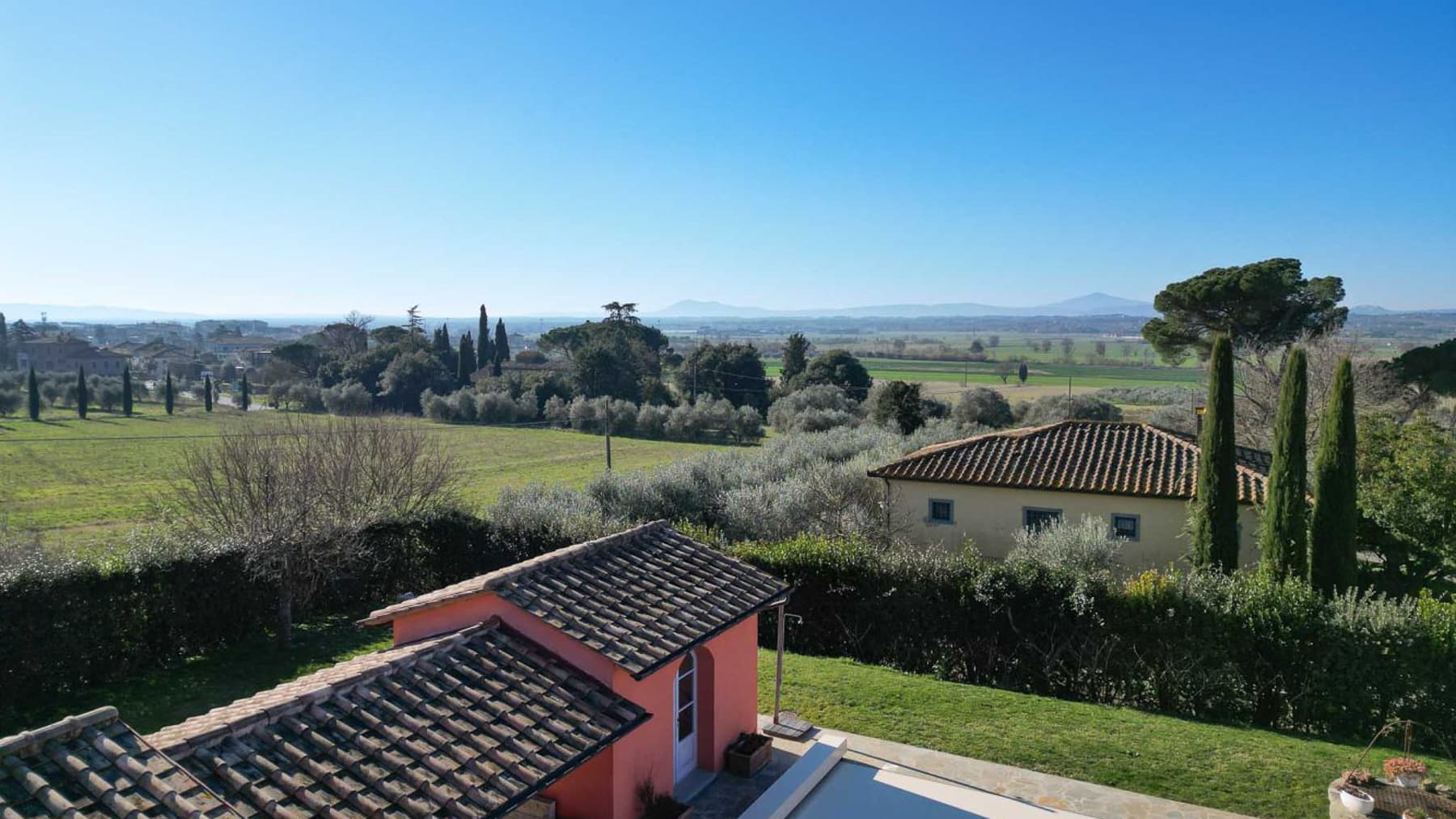 Villa di 367 m² tra gli ulivi in Toscana, vicino Cortona
