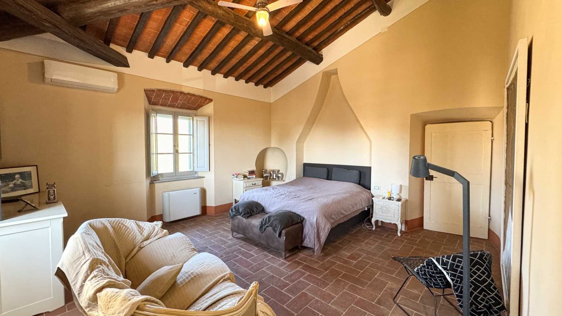 Villa di 367 m² tra gli ulivi in Toscana, vicino Cortona