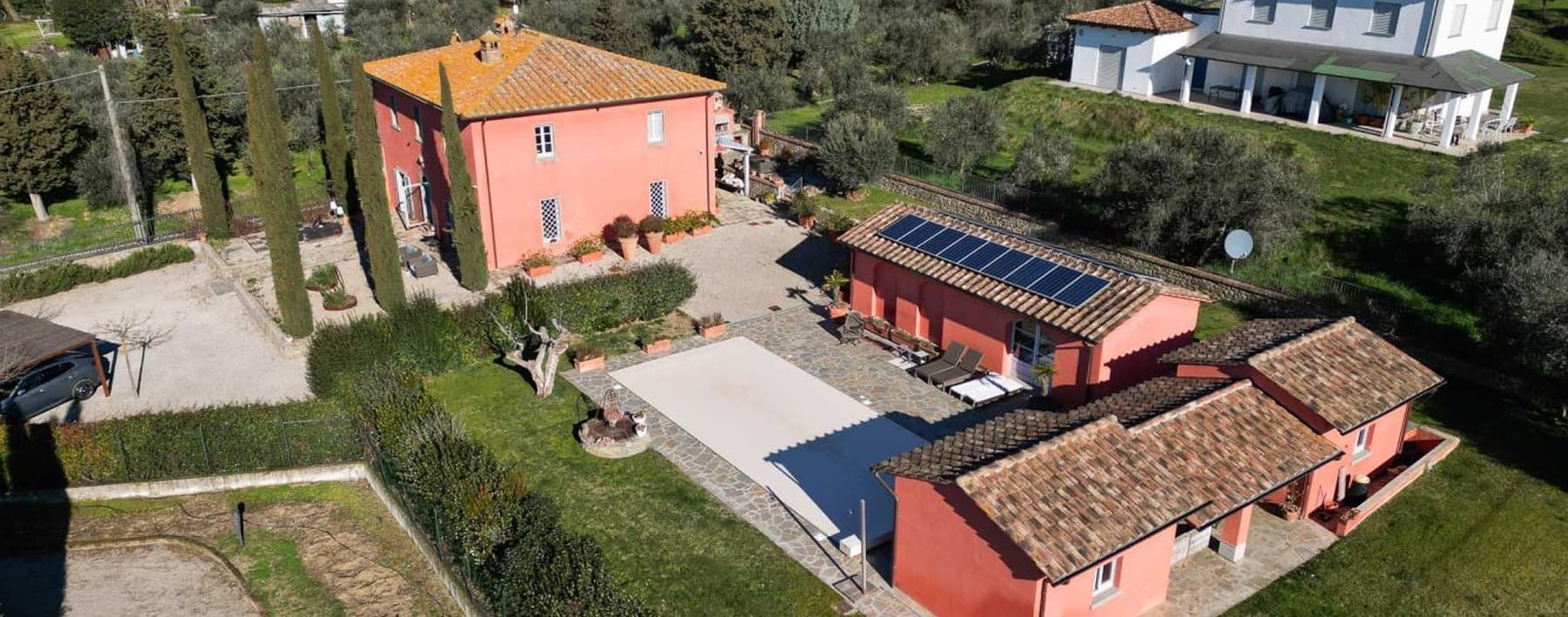 Villa di 367 m² tra gli ulivi in Toscana, vicino Cortona