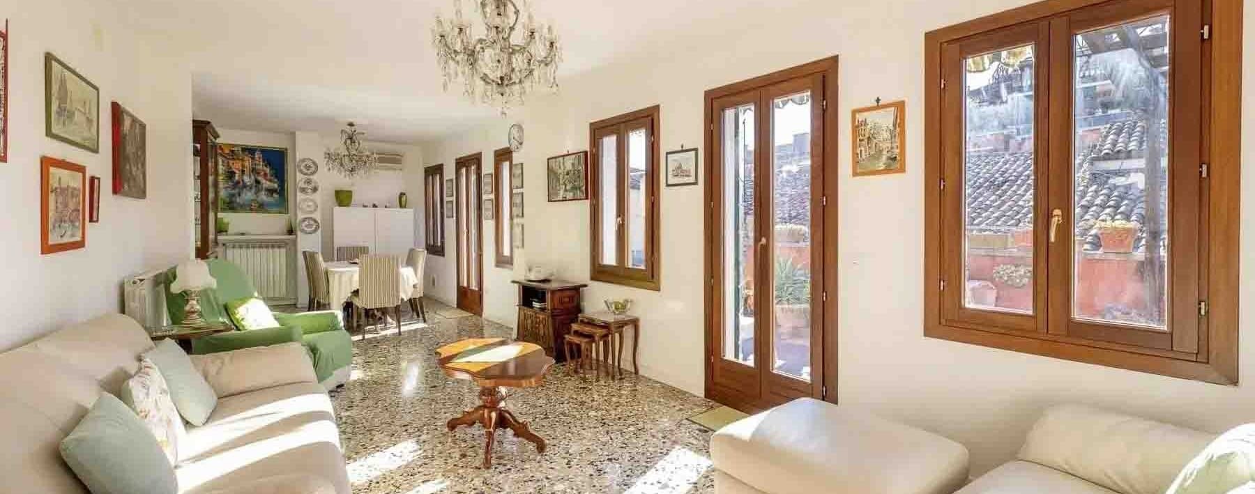 Attico unico a Venezia con tre terrazze panoramiche