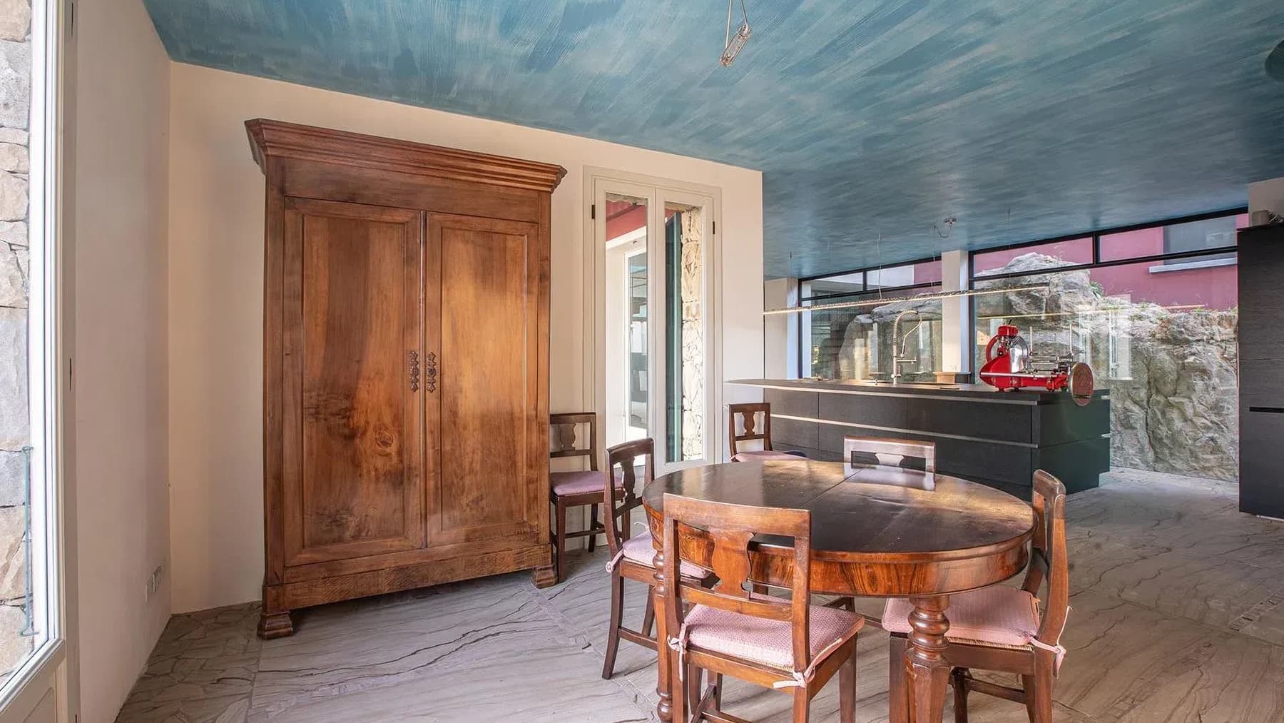 Villa esclusiva a Bordighera con vista mare e piscina