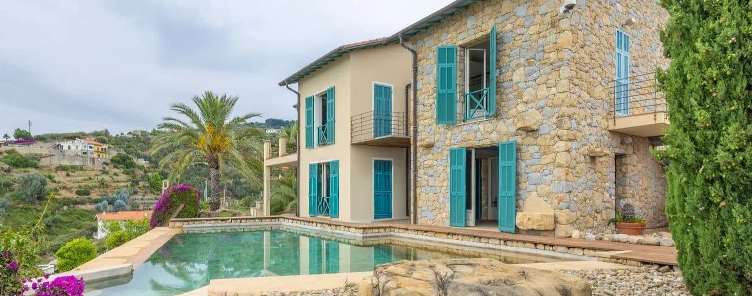 Villa esclusiva a Bordighera con vista mare e piscina