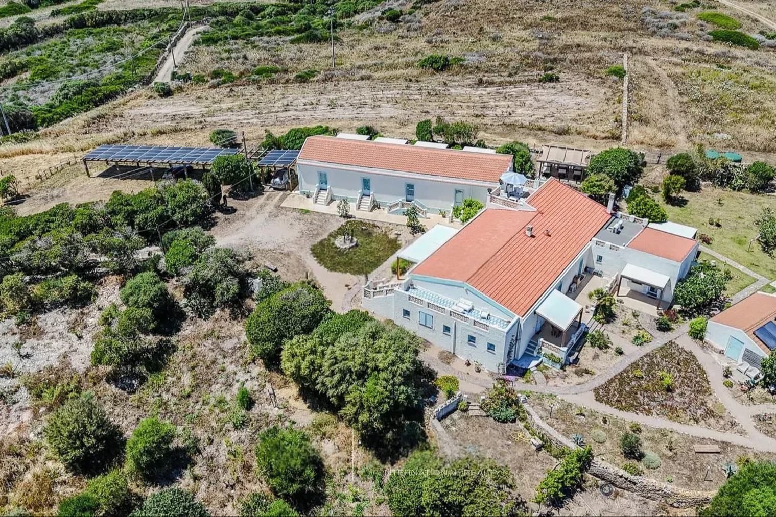 Casa indipendente a Sassari con vista mare e piscina