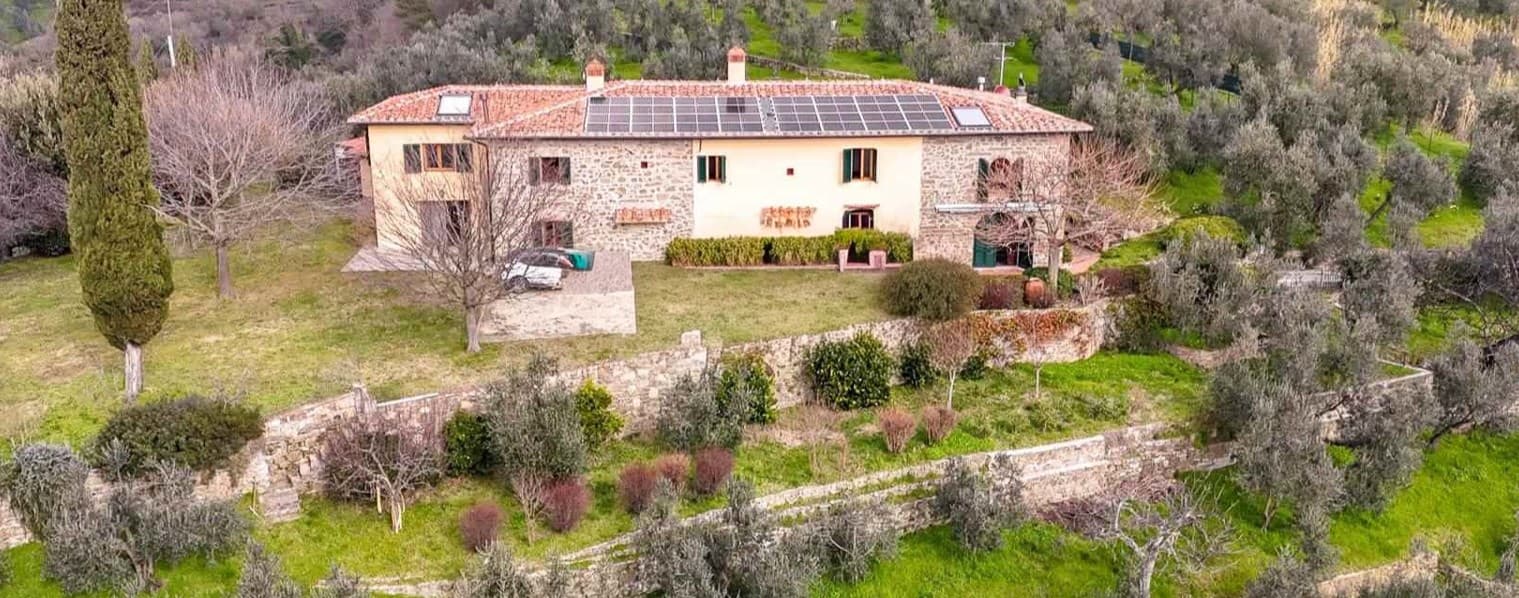 Casale panoramico in Toscana, 500 mq con giardino e oliveto