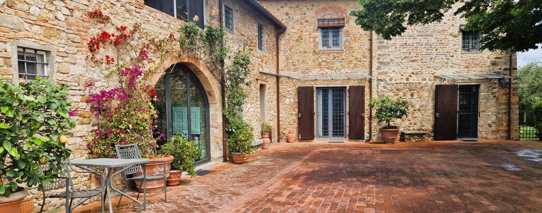 Casale in Toscana a Romola con Piscina e Oliveta