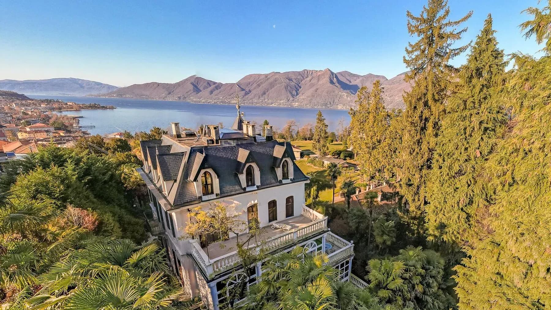 Charming Villa near Lago Maggiore, Luino, Lombardy