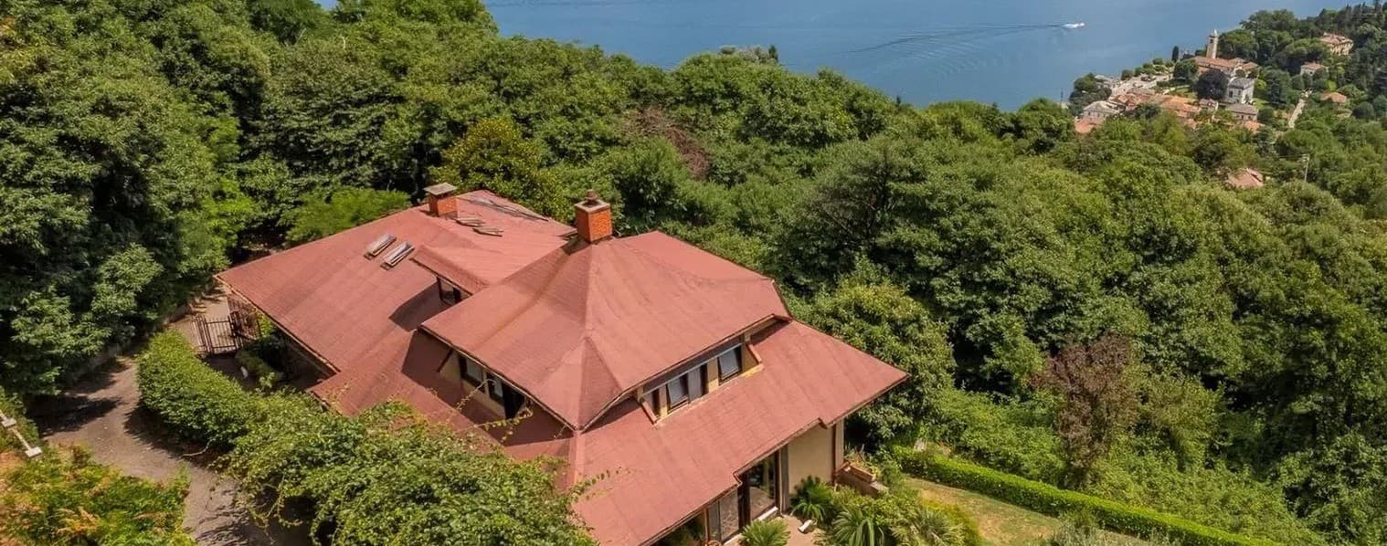 Villa in Lesa, Piemonte Overlooking Lago Maggiore