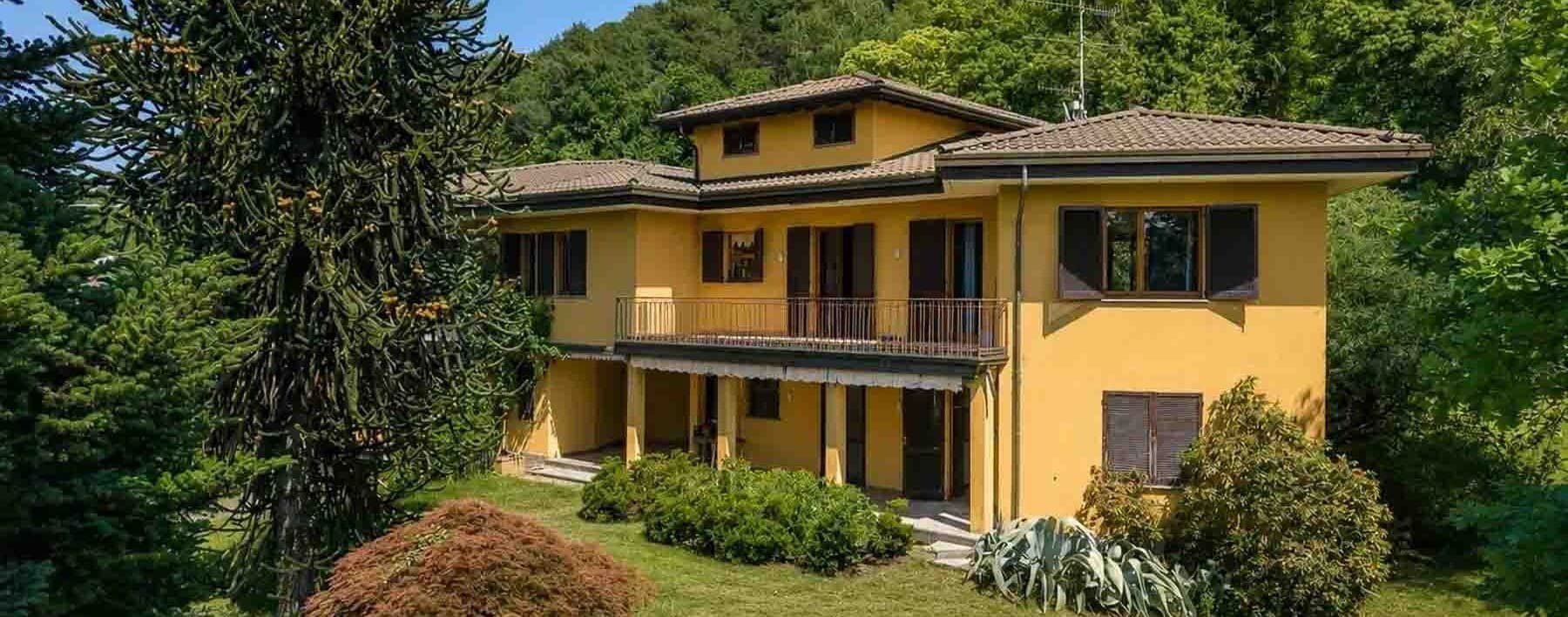 Charming Villa in Ranco, Lombardy