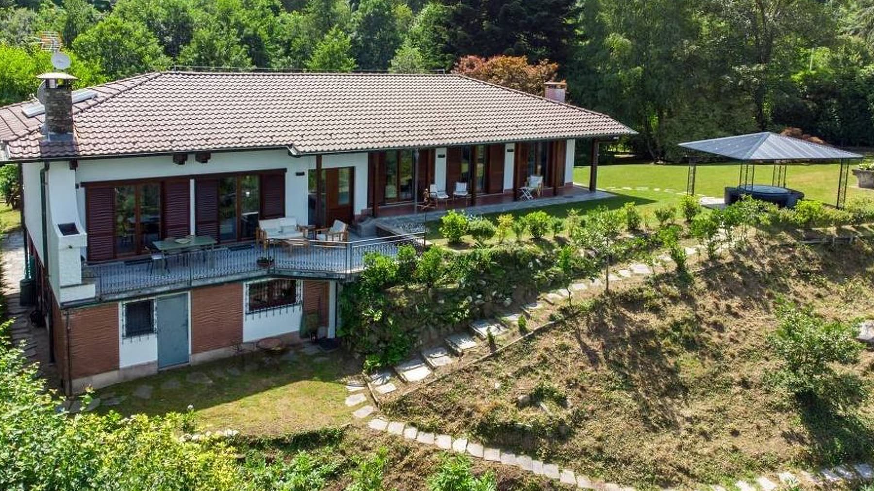 Villa panoramica vista Lago Maggiore, Vanzone