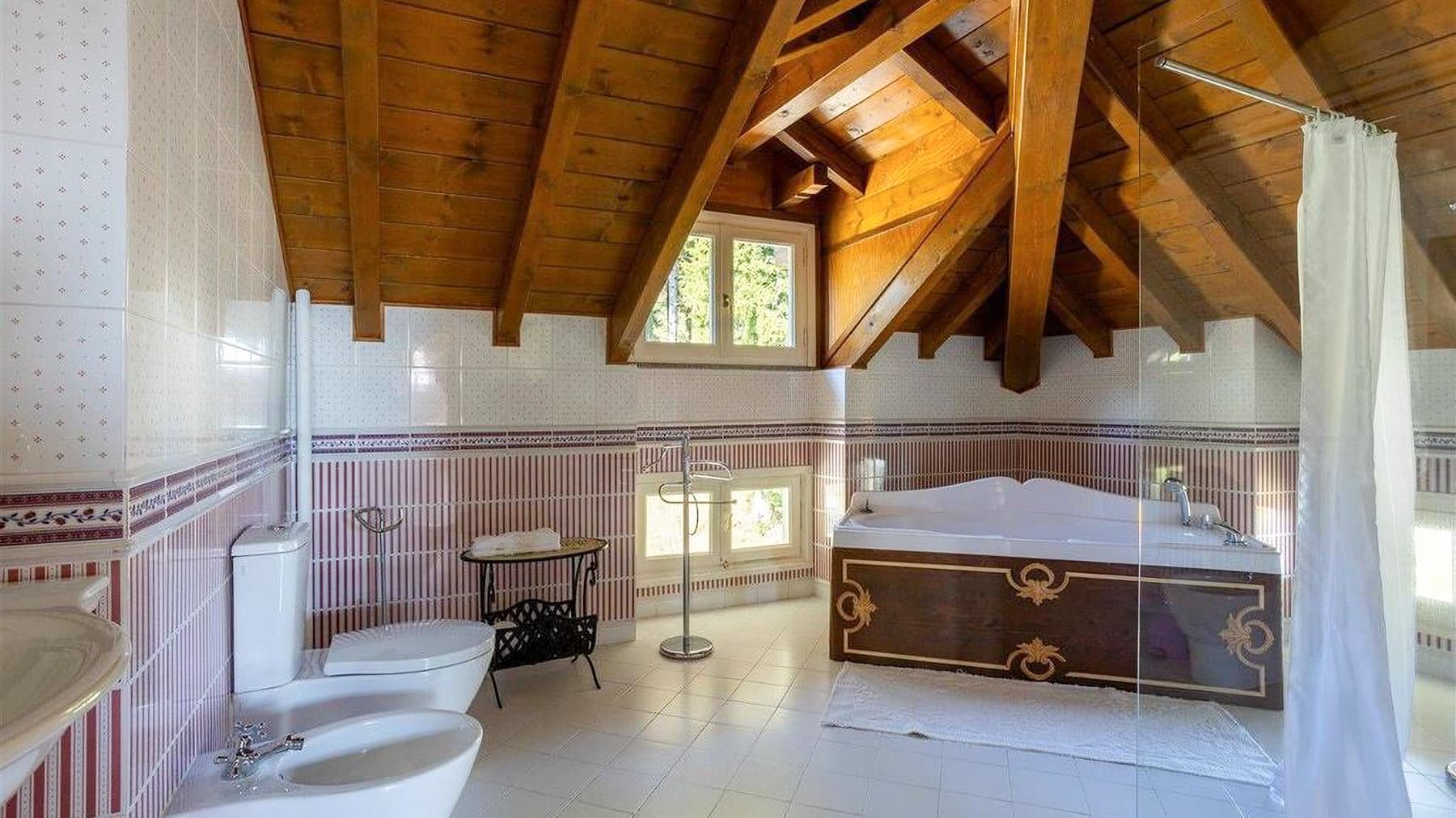 Villa d'epoca con vista lago ad Alpino di Stresa