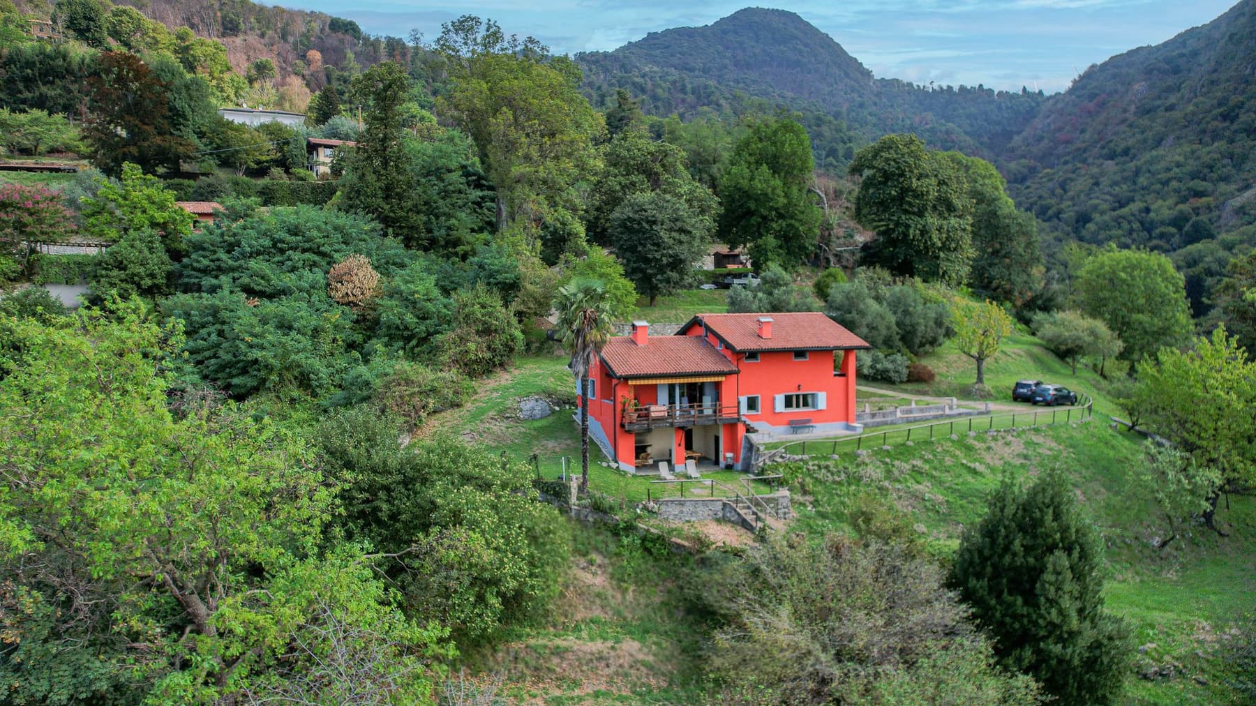 Villa Overlooking Lago Maggiore in Lombardia