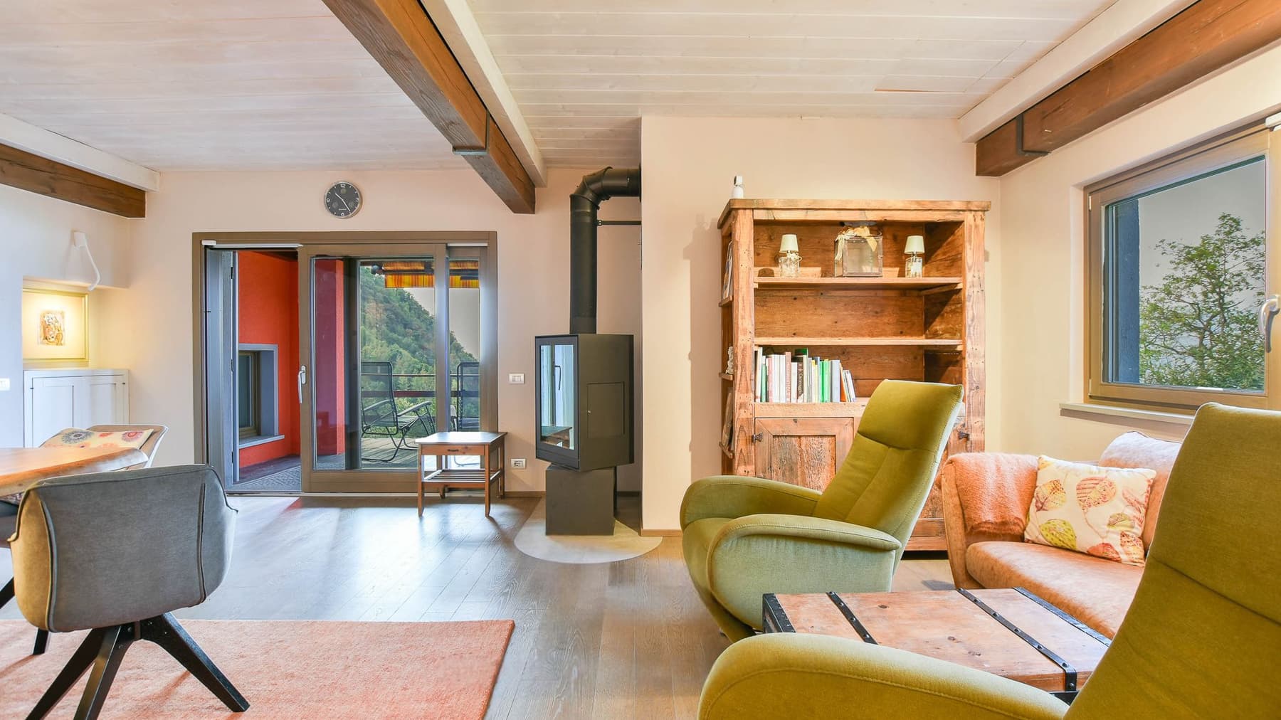 Villa Overlooking Lago Maggiore in Lombardia