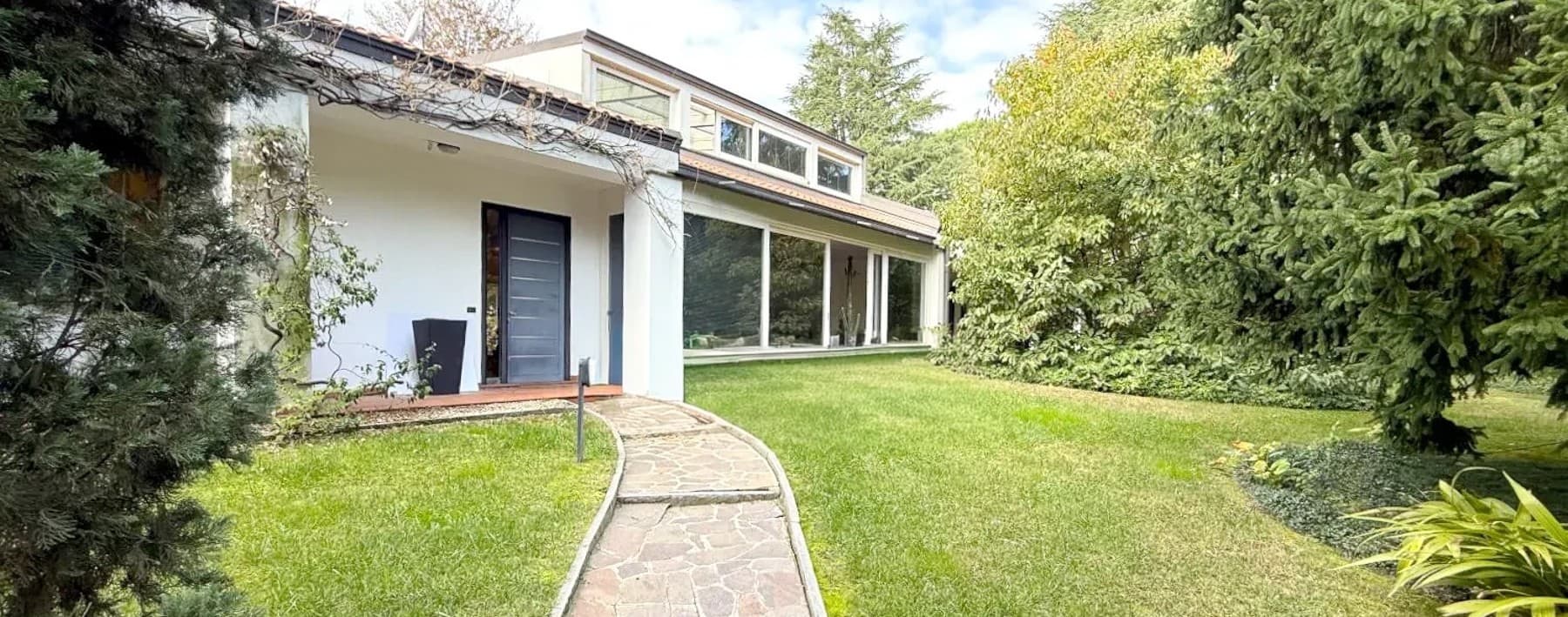 Elegant Villa in Casatenovo, Lombardy