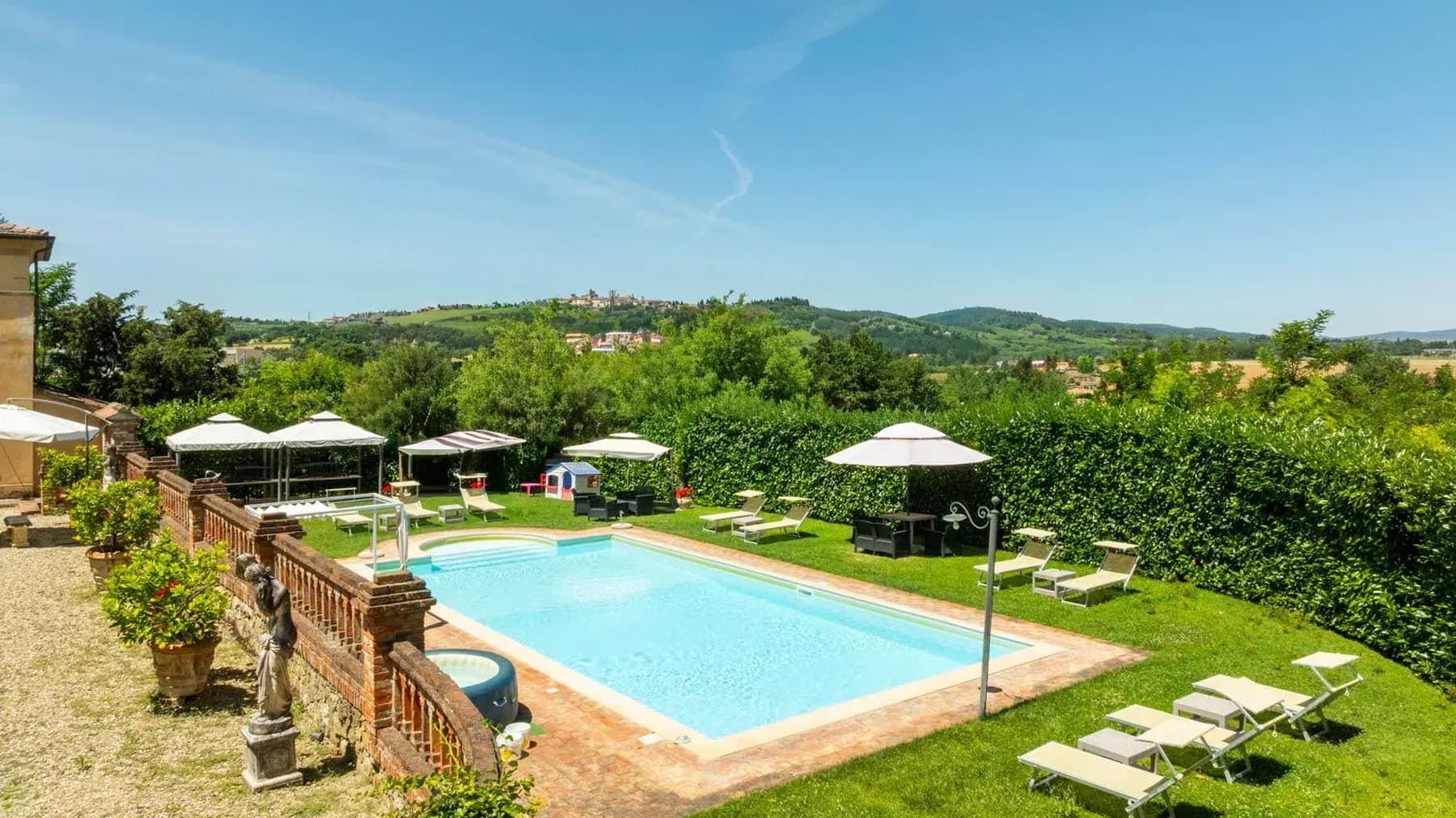 Villa storica con parco e piscine a Foiano della Chiana